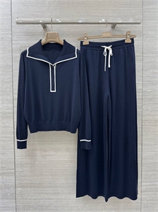 {{productViewItem.photos[photoViewList.activeNavIndex].Alt || productViewItem.photos[photoViewList.activeNavIndex].Description || 'Костюм CHANEL'}}