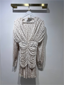 {{productViewItem.photos[photoViewList.activeNavIndex].Alt || productViewItem.photos[photoViewList.activeNavIndex].Description || 'Платье'}}