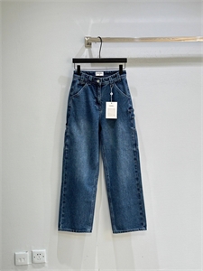 {{productViewItem.photos[photoViewList.activeNavIndex].Alt || productViewItem.photos[photoViewList.activeNavIndex].Description || 'Джинсы CHANEL'}}