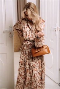 {{productViewItem.photos[photoViewList.activeNavIndex].Alt || productViewItem.photos[photoViewList.activeNavIndex].Description || 'Платье ZIMMERMANN'}}