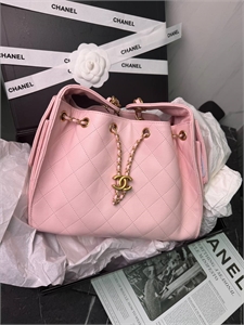 {{productViewItem.photos[photoViewList.activeNavIndex].Alt || productViewItem.photos[photoViewList.activeNavIndex].Description || 'Сумка CHANEL'}}