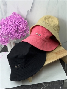 {{productViewItem.photos[photoViewList.activeNavIndex].Alt || productViewItem.photos[photoViewList.activeNavIndex].Description || 'Панама HERMES'}}