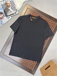 {{productViewItem.photos[photoViewList.activeNavIndex].Alt || productViewItem.photos[photoViewList.activeNavIndex].Description || 'Футболка LP'}}