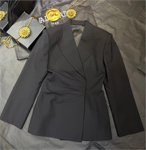 {{productViewItem.photos[photoViewList.activeNavIndex].Alt || productViewItem.photos[photoViewList.activeNavIndex].Description || 'Пиджак BALMAIN'}}