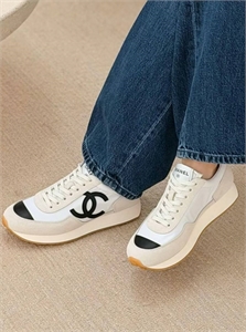 {{productViewItem.photos[photoViewList.activeNavIndex].Alt || productViewItem.photos[photoViewList.activeNavIndex].Description || 'Кроссовки CHANEL'}}