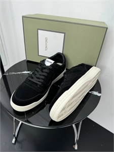 {{productViewItem.photos[photoViewList.activeNavIndex].Alt || productViewItem.photos[photoViewList.activeNavIndex].Description || 'Кеды TF из натуральной замши'}}