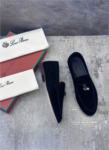 {{productViewItem.photos[photoViewList.activeNavIndex].Alt || productViewItem.photos[photoViewList.activeNavIndex].Description || 'Лоферы LORO PIANA'}}