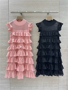 {{productViewItem.photos[photoViewList.activeNavIndex].Alt || productViewItem.photos[photoViewList.activeNavIndex].Description || 'Платье ZIMMERMANN'}}