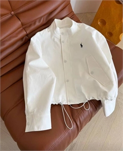 {{productViewItem.photos[photoViewList.activeNavIndex].Alt || productViewItem.photos[photoViewList.activeNavIndex].Description || 'Ветровка RALPH LAUREN'}}