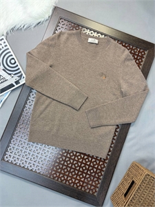 {{productViewItem.photos[photoViewList.activeNavIndex].Alt || productViewItem.photos[photoViewList.activeNavIndex].Description || 'Джемпер HERMES'}}