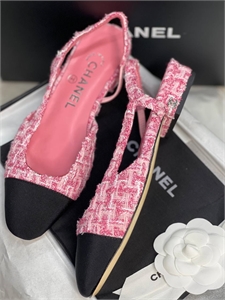 {{productViewItem.photos[photoViewList.activeNavIndex].Alt || productViewItem.photos[photoViewList.activeNavIndex].Description || 'Слингбеки CHANEL'}}