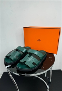 Шлепки  HERMES из кожи крокодила 174749