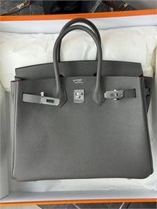 {{productViewItem.photos[photoViewList.activeNavIndex].Alt || productViewItem.photos[photoViewList.activeNavIndex].Description || 'Сумка HERMES'}}