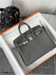 {{productViewItem.photos[photoViewList.activeNavIndex].Alt || productViewItem.photos[photoViewList.activeNavIndex].Description || 'Сумка HERMES'}}