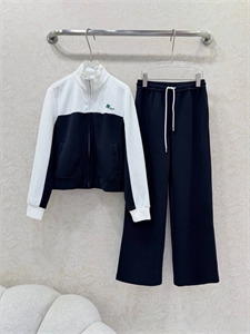 {{productViewItem.photos[photoViewList.activeNavIndex].Alt || productViewItem.photos[photoViewList.activeNavIndex].Description || 'Костюм DIOR'}}