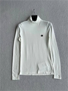 {{productViewItem.photos[photoViewList.activeNavIndex].Alt || productViewItem.photos[photoViewList.activeNavIndex].Description || 'Водолазка CELINE'}}