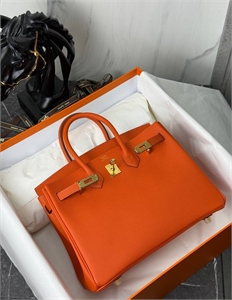 {{productViewItem.photos[photoViewList.activeNavIndex].Alt || productViewItem.photos[photoViewList.activeNavIndex].Description || 'Сумка HERMES'}}