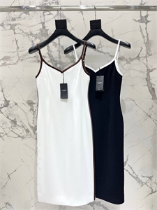 {{productViewItem.photos[photoViewList.activeNavIndex].Alt || productViewItem.photos[photoViewList.activeNavIndex].Description || 'Платье YSL'}}