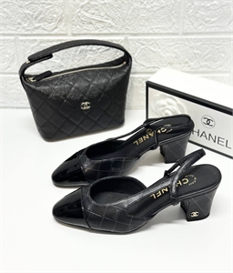 {{productViewItem.photos[photoViewList.activeNavIndex].Alt || productViewItem.photos[photoViewList.activeNavIndex].Description || 'Туфли CHANEL'}}