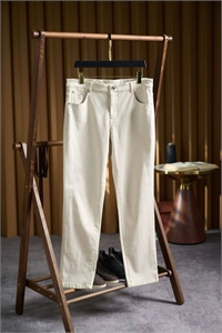 {{productViewItem.photos[photoViewList.activeNavIndex].Alt || productViewItem.photos[photoViewList.activeNavIndex].Description || 'Джинсы BC'}}