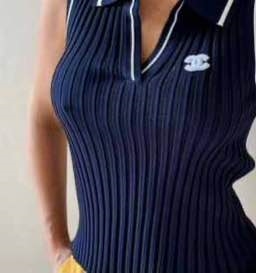 {{productViewItem.photos[photoViewList.activeNavIndex].Alt || productViewItem.photos[photoViewList.activeNavIndex].Description || 'Майка CHANEL'}}