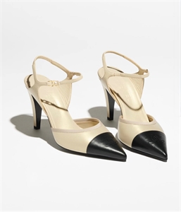 {{productViewItem.photos[photoViewList.activeNavIndex].Alt || productViewItem.photos[photoViewList.activeNavIndex].Description || 'Туфли CHANEL'}}