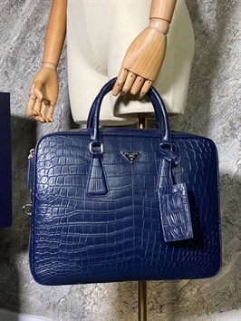 Портфель Prada из кожи крокодила 43552