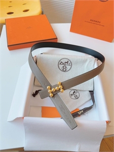 {{productViewItem.photos[photoViewList.activeNavIndex].Alt || productViewItem.photos[photoViewList.activeNavIndex].Description || 'Ремень HERMES'}}