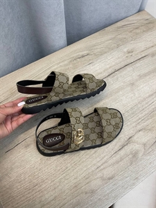 Сандали Gucci 67917