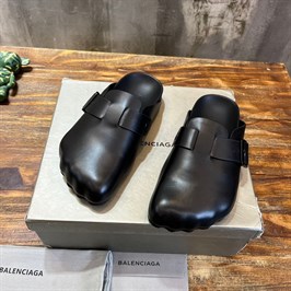 Шлёпанцы Balenciaga 60731