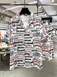 Комплект Balenciaga с шортами 70536