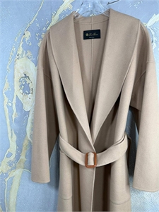 Пальто LORO PIANA 109500