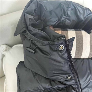 Жилет BURBERRY 118400