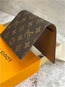 Обложка на паспорт LOUIS VUITTON 121315
