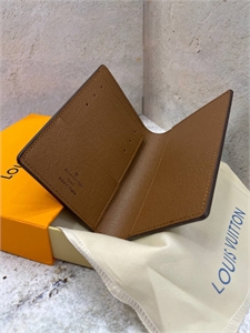 Обложка на паспорт LOUIS VUITTON 121315