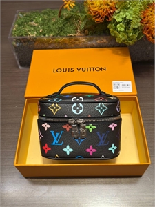 Косметичка LOUIS VUITTON 121558