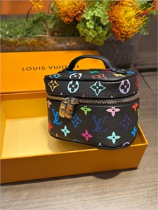 Косметичка LOUIS VUITTON 121558