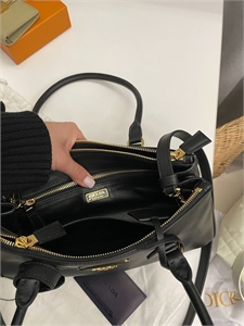 Сумка Prada 121716