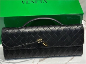 Клатч BOTTEGA VENETA Andiamo 122622