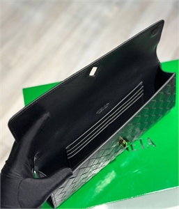 Клатч BOTTEGA VENETA Andiamo 122622