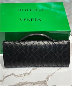 Клатч BOTTEGA VENETA Andiamo 122622