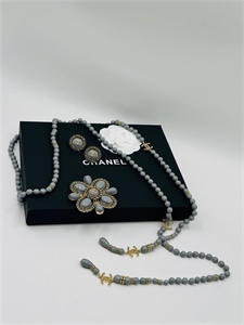 Брошь CHANEL 123612