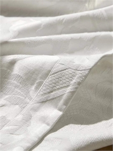 Скатерть из жаккарда Blumarine 180/260 123893