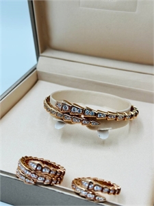 Кольцо BVLGARI Два оборота 123908