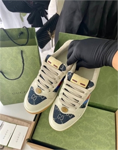 Кроссовки GUCCI 124080