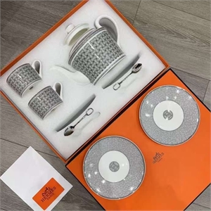 Набор на 2 персоны с чайником Hermes 124133