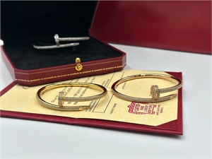 Серьги Cartier 124187