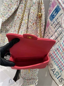 Сумка CHANEL 126102