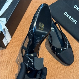 Слингбек CHANEL 128153