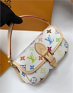 Сумка LOUIS VUITTON 131186